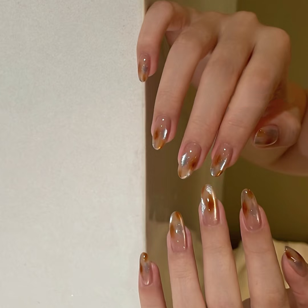 秋冬显白焦糖猫眼琥珀晕染假指甲