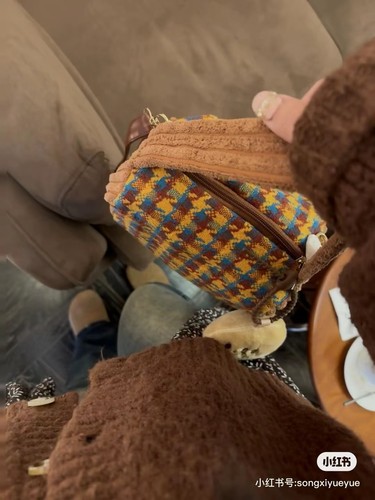 河豚包圣诞礼物斜挎单肩包