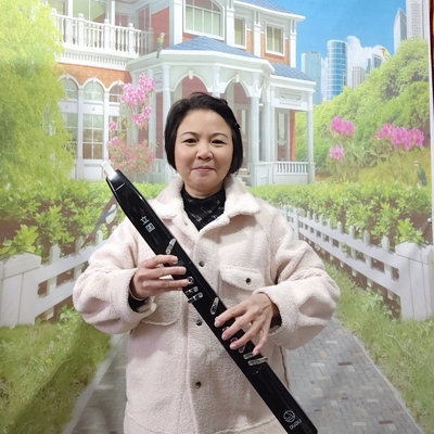 立国电子琴电咬管不用吹不敝气没口水的电吹管，演奏时正常呼吸。
