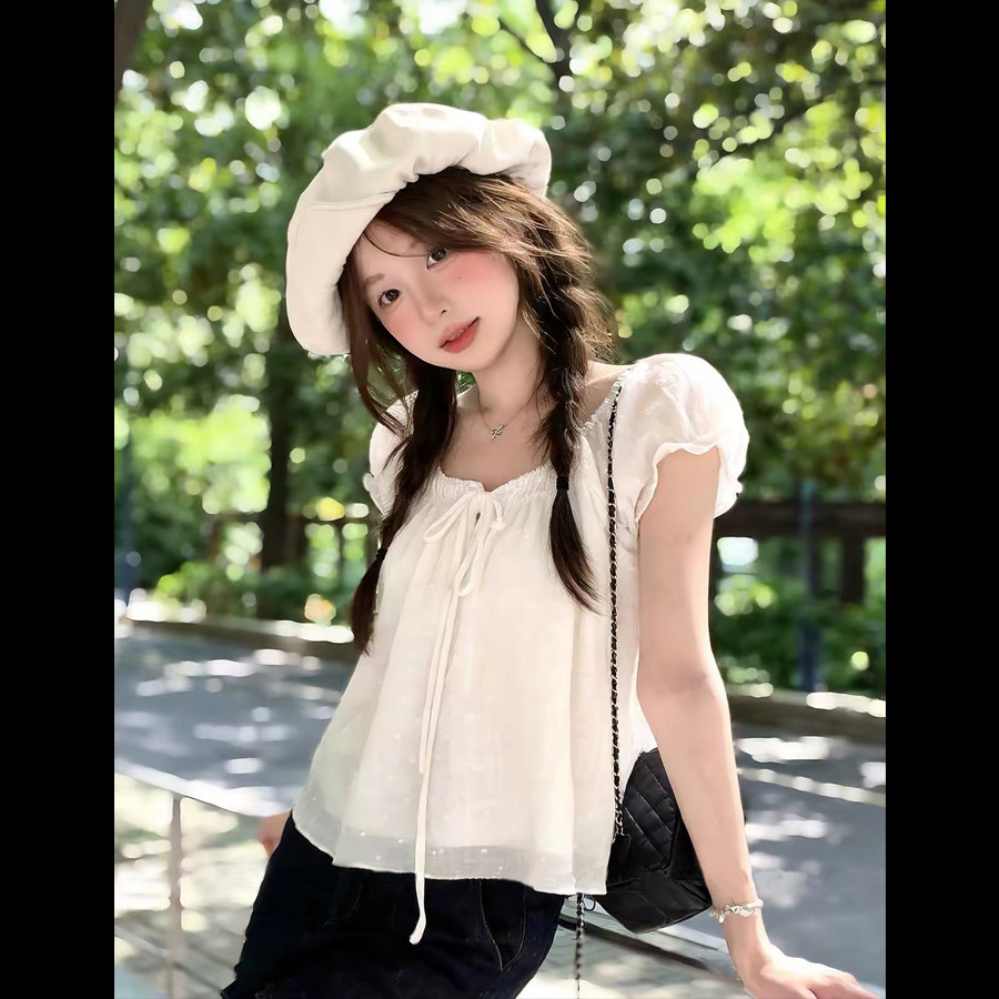 法式甜美风泡泡袖设计感上衣图片