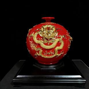 轻奢风红色陶瓷三龙戏珠漆线雕摆件大肚花瓶中式礼盒装办公室装饰