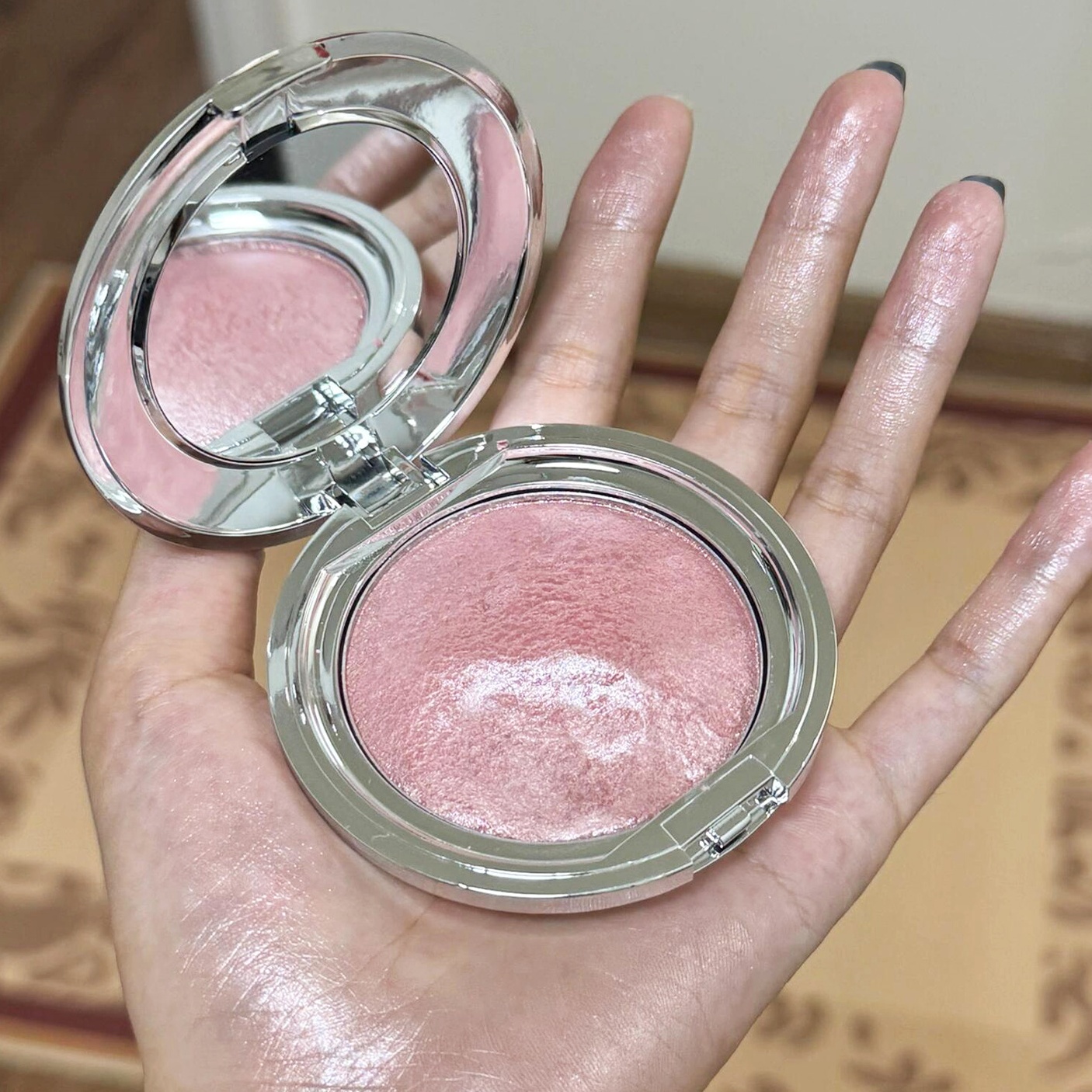 可以捏的软高光？土豆泥高光膏爆闪脸面部提亮水光肌眼头钻石珠光