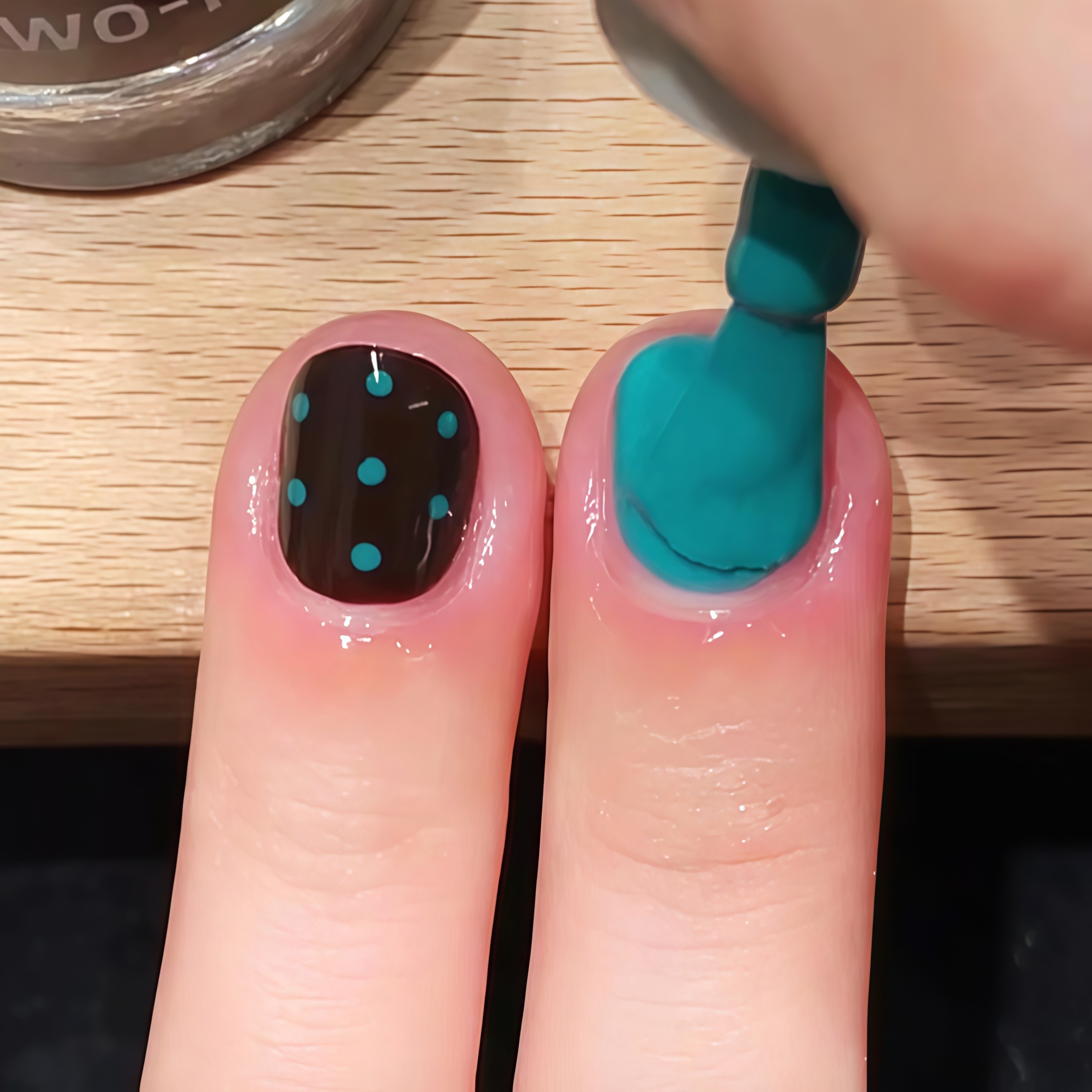 显白湖绿波点美甲！Twomoons指甲油2025新款免烤速干持久安全可撕