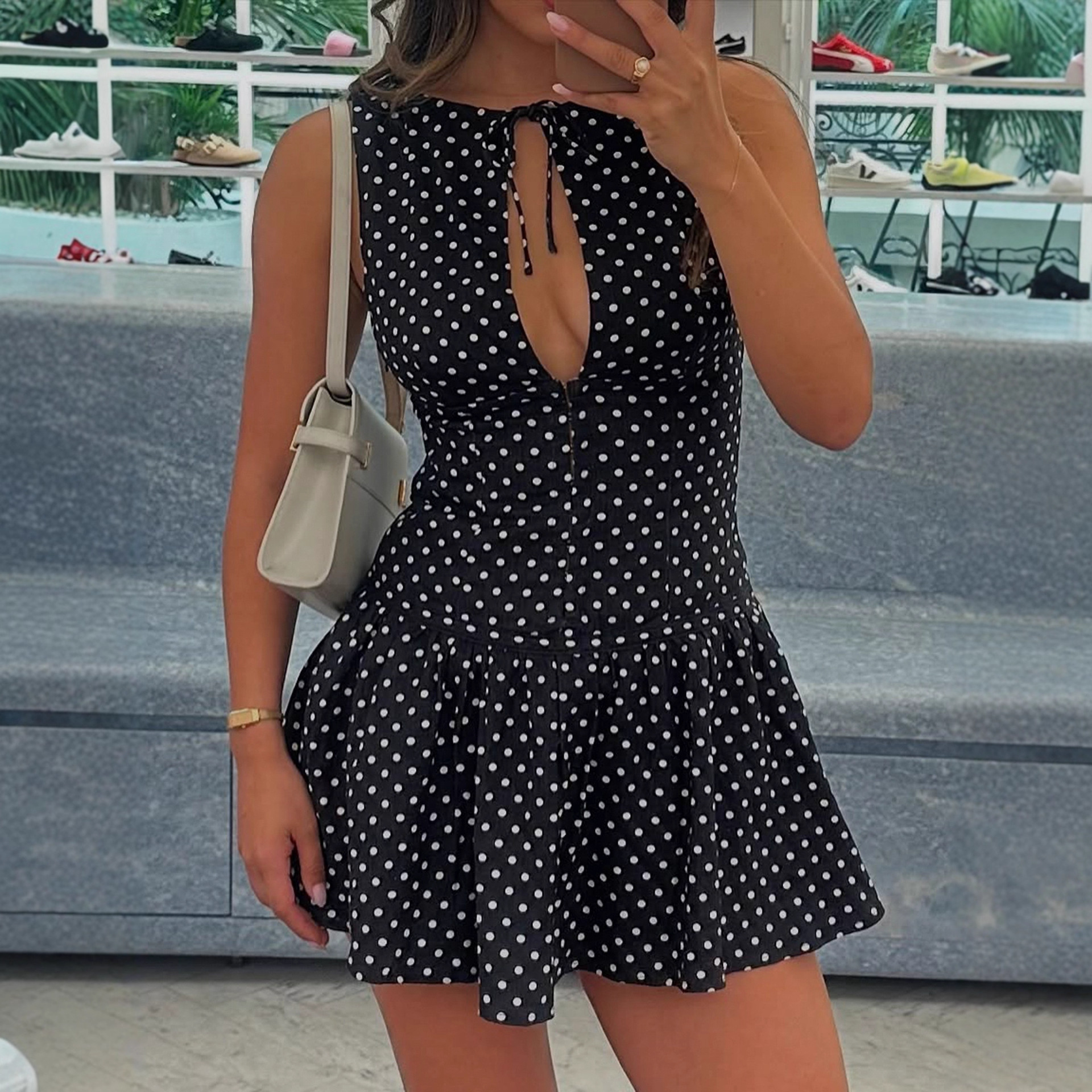 新品轻熟知性紧身显身材镂空波点设计高腰连衣裙性感系带无袖短裙