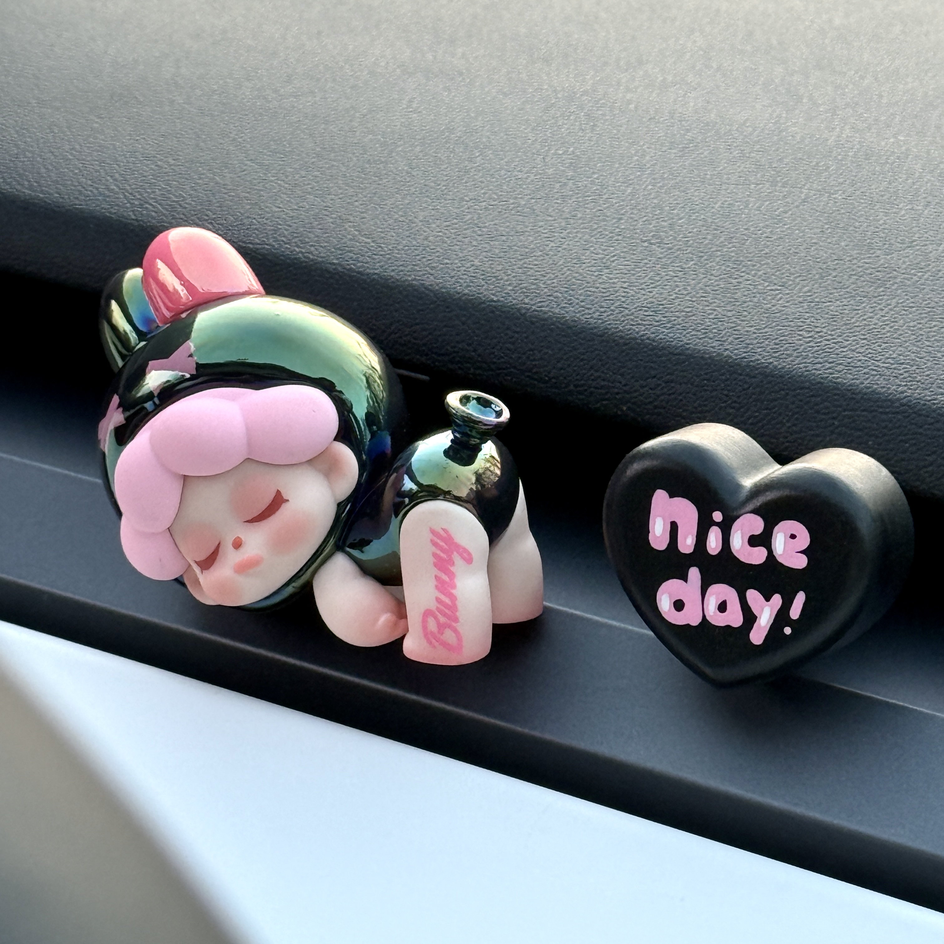 可爱WENDY车载香薰摆件汽车出风口装饰新款女生高级车内饰品礼物