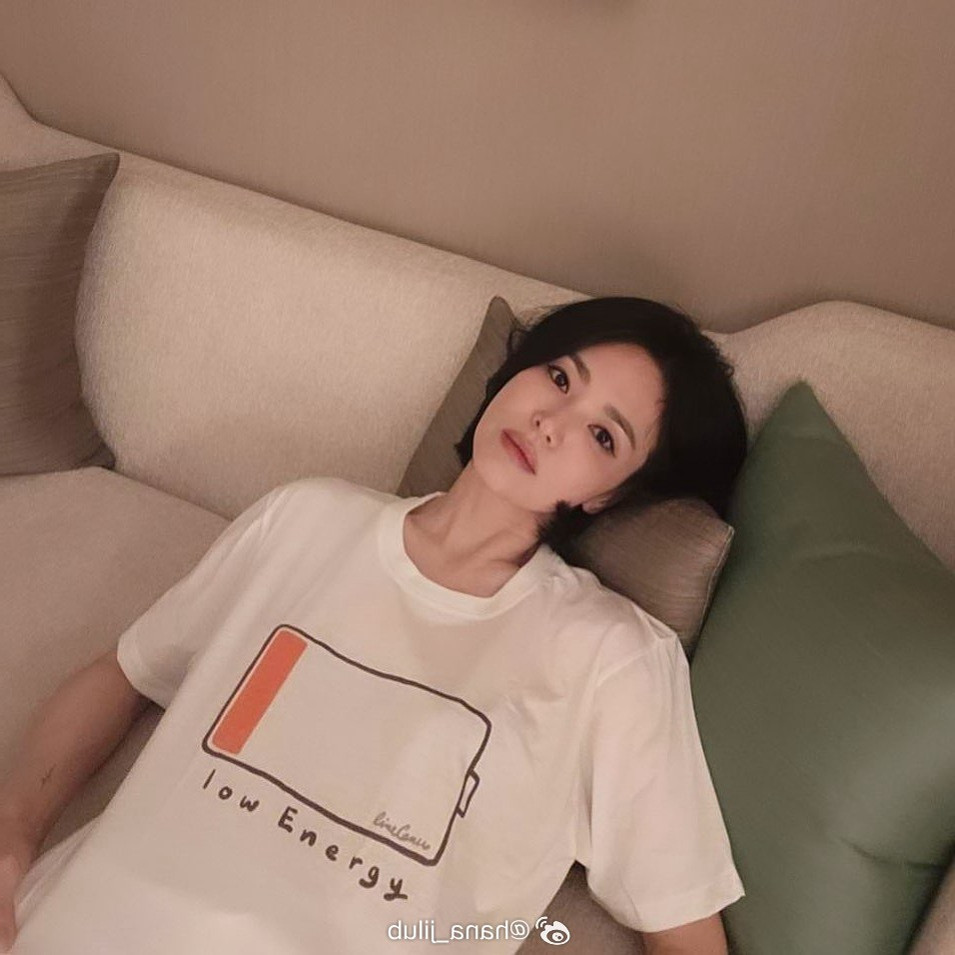 宋慧乔同款25早春新款T恤低电量电池印花短袖女上衣圆领白色t恤韩