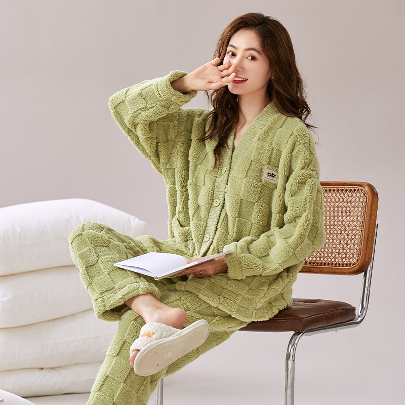 珊瑚绒睡衣女秋冬季薄款加绒保暖法兰绒加厚甜美大码家居服套装