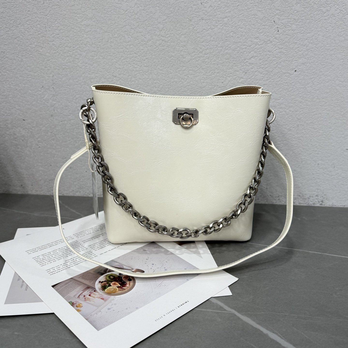 小众简约百搭链条水桶包2026新款时尚通勤托特包油蜡皮单肩斜挎包,箱包皮具/热销女包/男包,通用款女包,淘宝优惠券,粉丝福利购,淘宝优惠卷