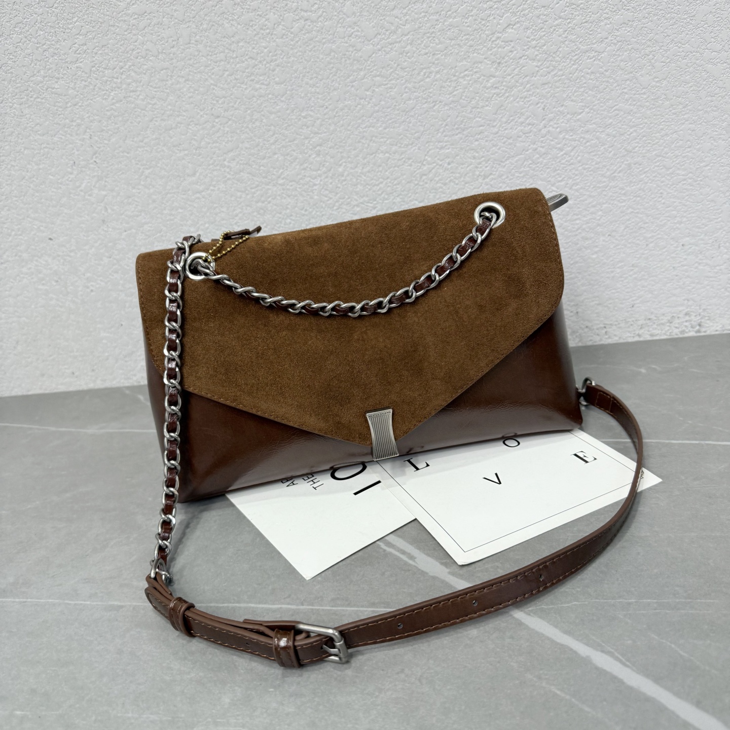 小众复古质感磨砂皮法棍包链条腋下包2025新百搭时尚信封包斜挎包