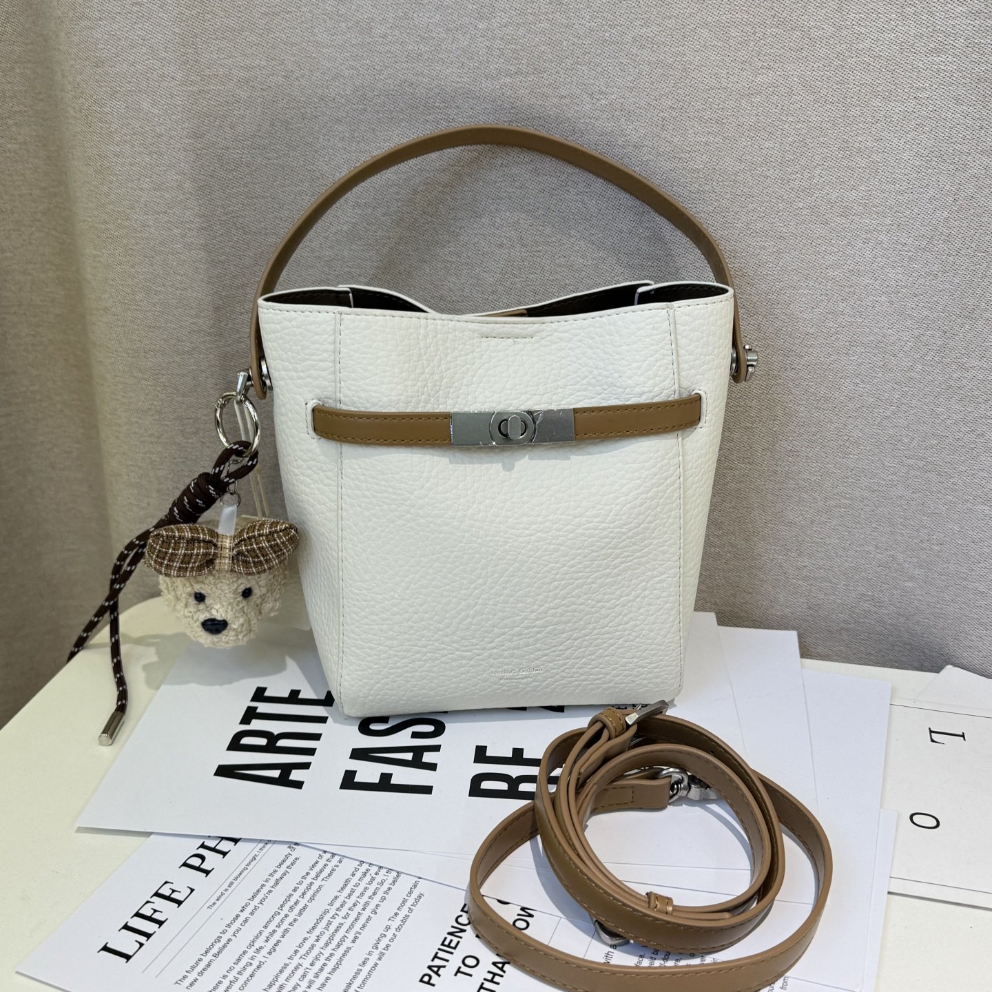 小众复古休闲简约风荔枝纹水桶包2026新款百搭时尚撞色单肩斜挎包,箱包皮具/热销女包/男包,通用款女包,淘宝优惠券,粉丝福利购,淘宝优惠卷