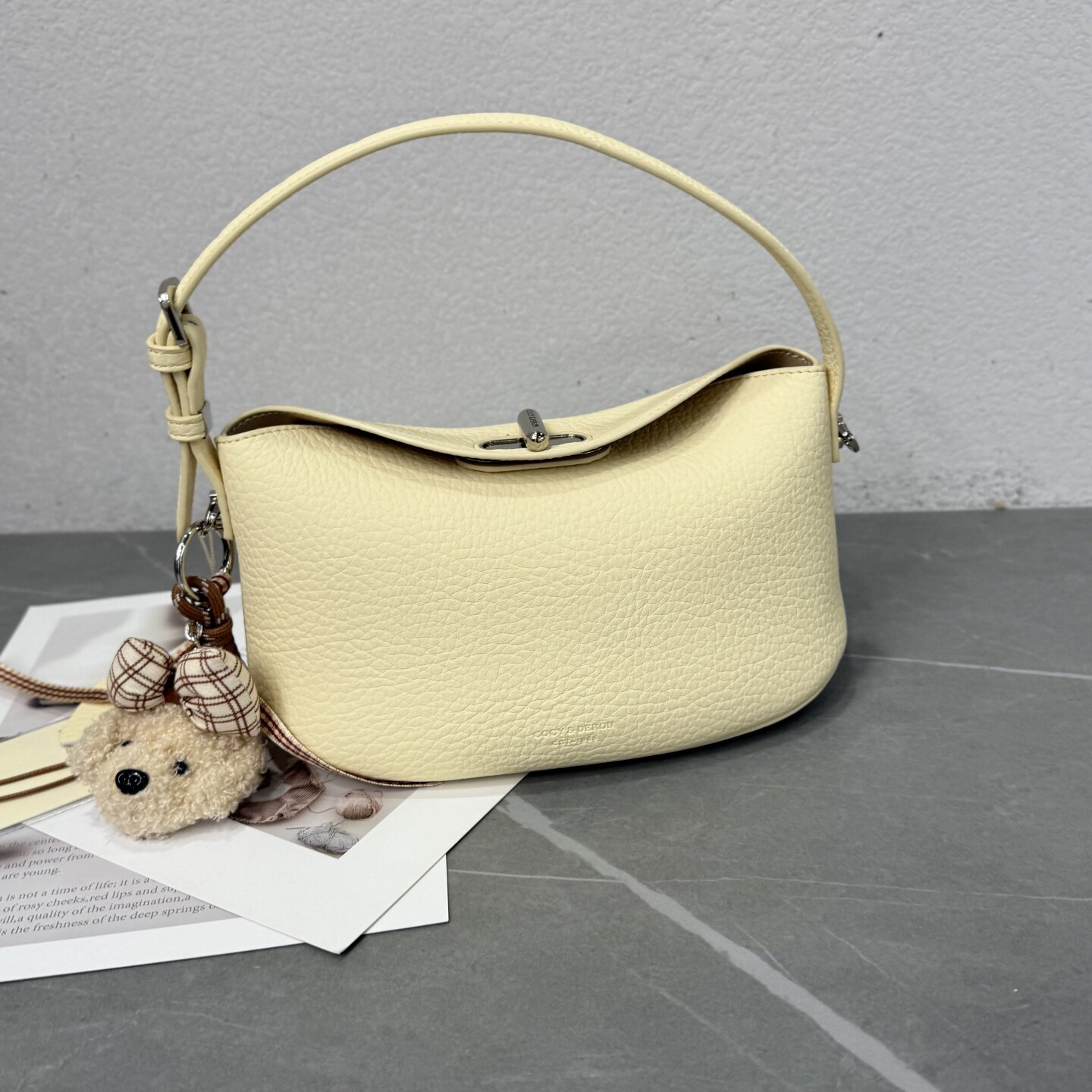 小众简约百搭软皮荔枝纹元宝包2026新款韩版质感时尚马鞍包斜挎包