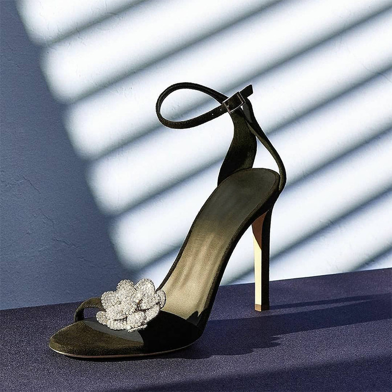 明星同款水钻高跟鞋女2023春夏新款黑色性感百搭水晶花朵露趾凉鞋