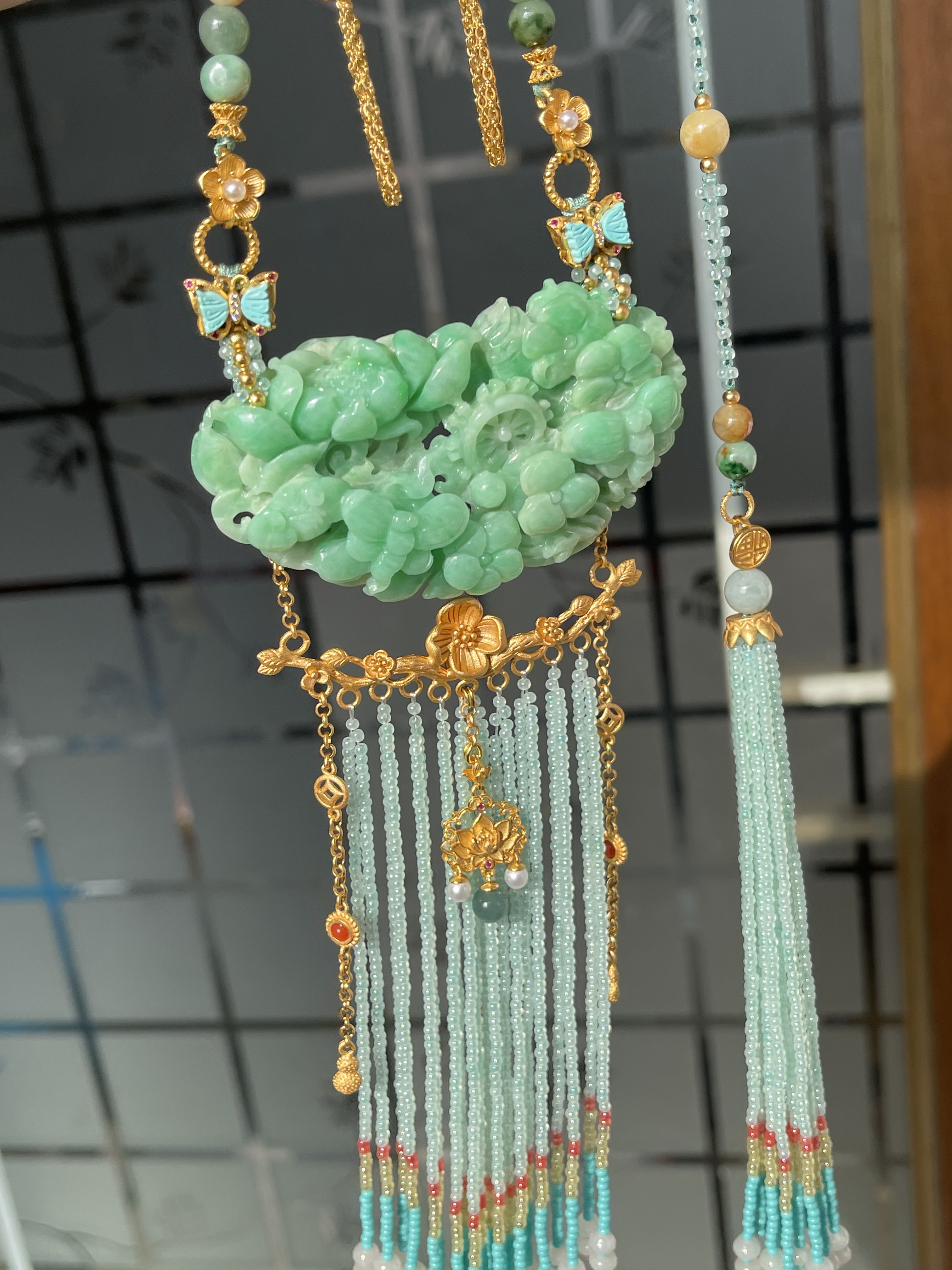 天然翡翠A货苹果绿雕花吊坠民族风流苏毛衣链宫廷款