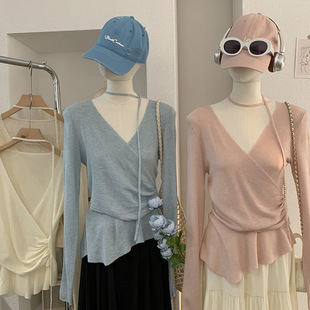 交叉V领褶皱收腰不规则下摆轻薄温柔风针织衫女上衣潮6556