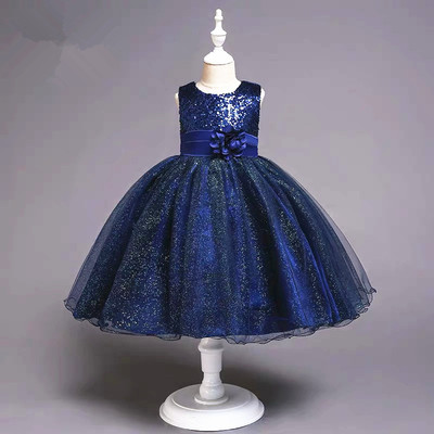 儿童白色舞蹈裙童装模特