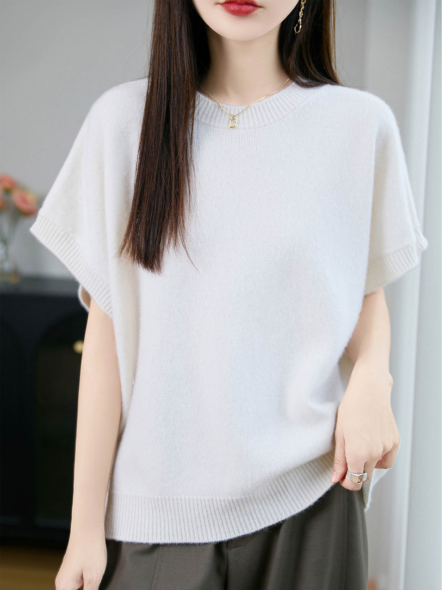 100%纯羊毛针织宽松短袖马甲女2026新款叠穿保暖休闲外套坎肩上衣