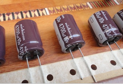 原盒 尼康 10V4700UF PJ 高频低阻 长寿命 18*25 105度