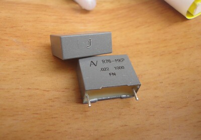 原装 AV 1000V0.022UF 校正电容 223J 17X13X7 脚距:15MM
