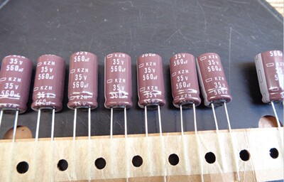 560UF 35V 日本黑金刚 KZH 高频低阻 35V560UF 10X20 105度