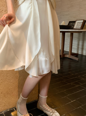 Hers-26年早春韩系简约日常设计感中款飘飘半身裙80119