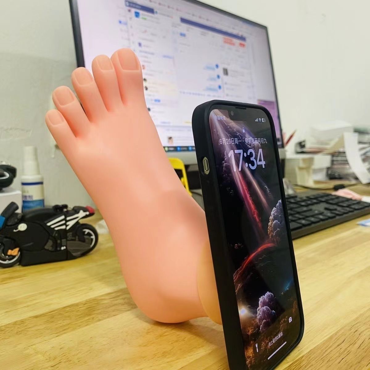 抖音同款立体玉足假脚y36i恶搞怪vivoy37奇葩IQOO15/13/12/11s/IQOONEO10/9s pro+/8/7手机壳iqooz9x/z8/z7x