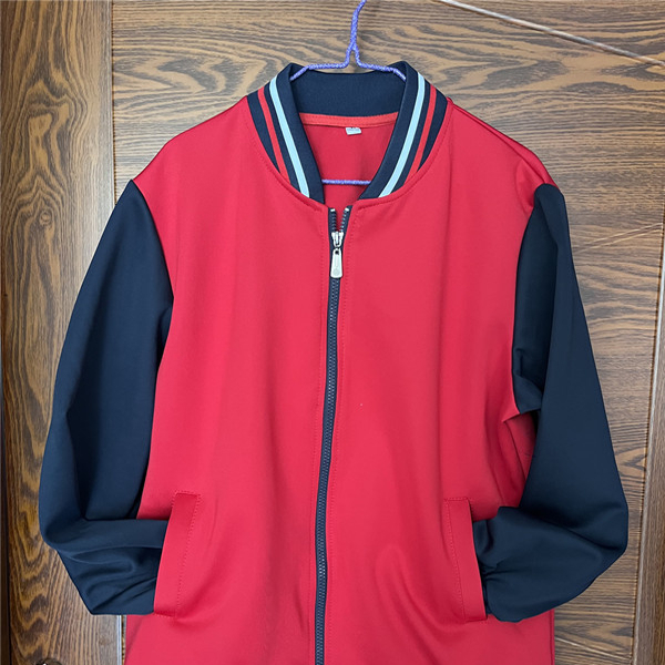 棒球服红色拼深蓝色外套校服定制