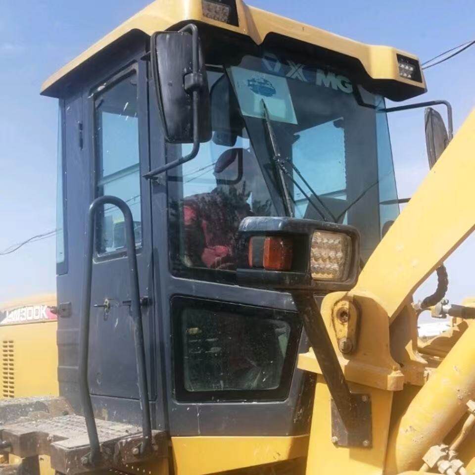 徐工装载机玻璃LW300K/300KL/300FN铲车前挡风侧边门上下后档后侧