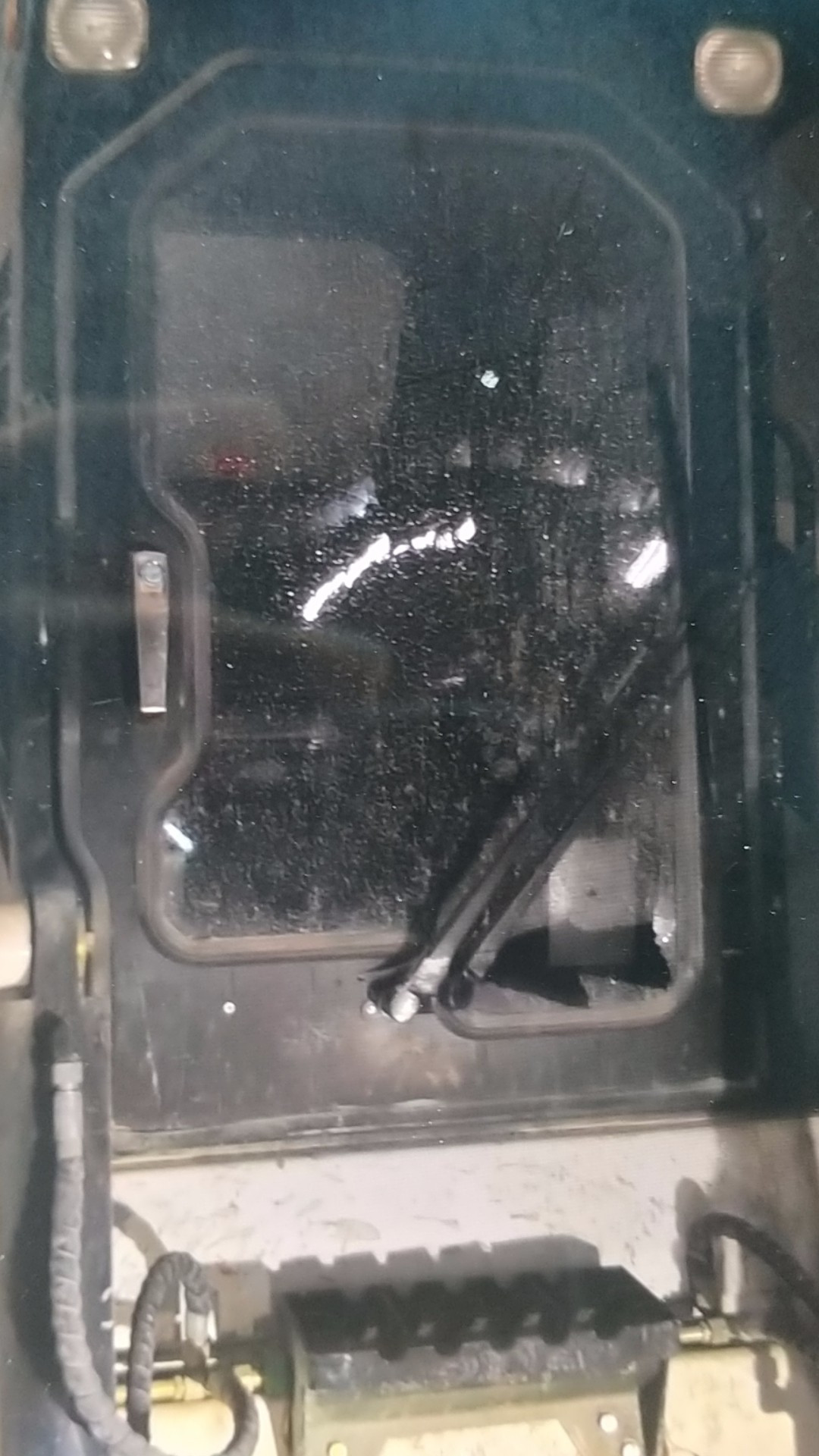 山东福威重工100前挡风玻璃滑移装载机玻璃前档分车门玻璃扫地机