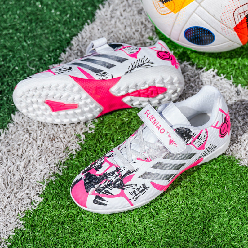 新款防滑碎钉儿童足球鞋男女专业训练童球鞋低帮青少年运动鞋