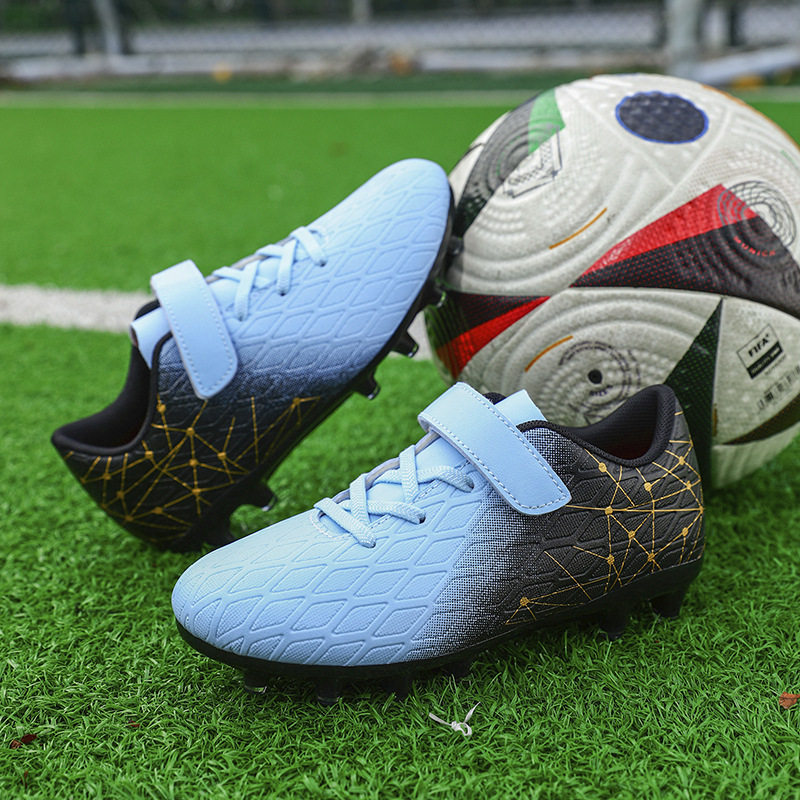 新款儿童足球鞋男外贸长钉足球专业训练运动鞋女多色可选防滑球鞋