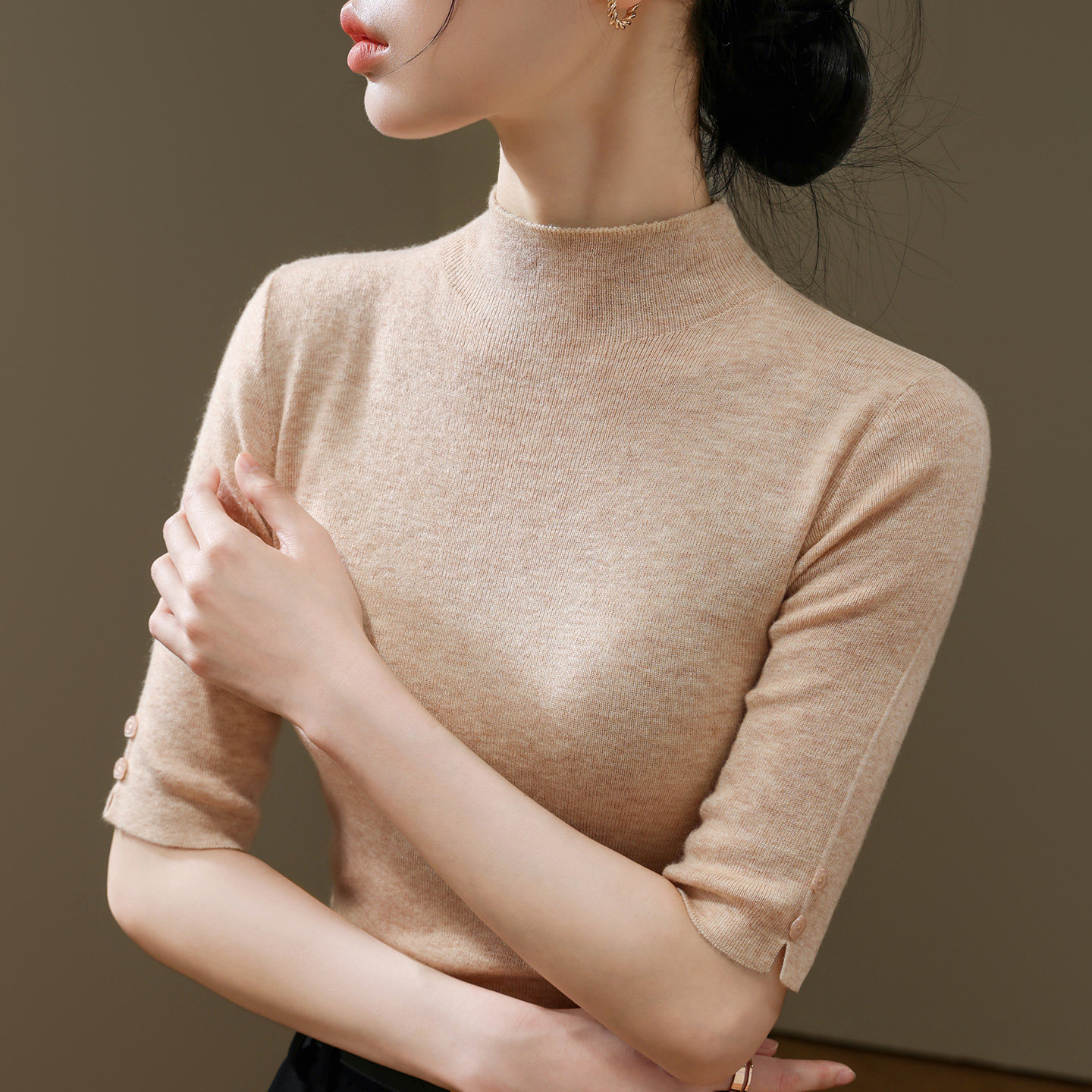 半高领羊毛针织打底衫女中袖薄款
