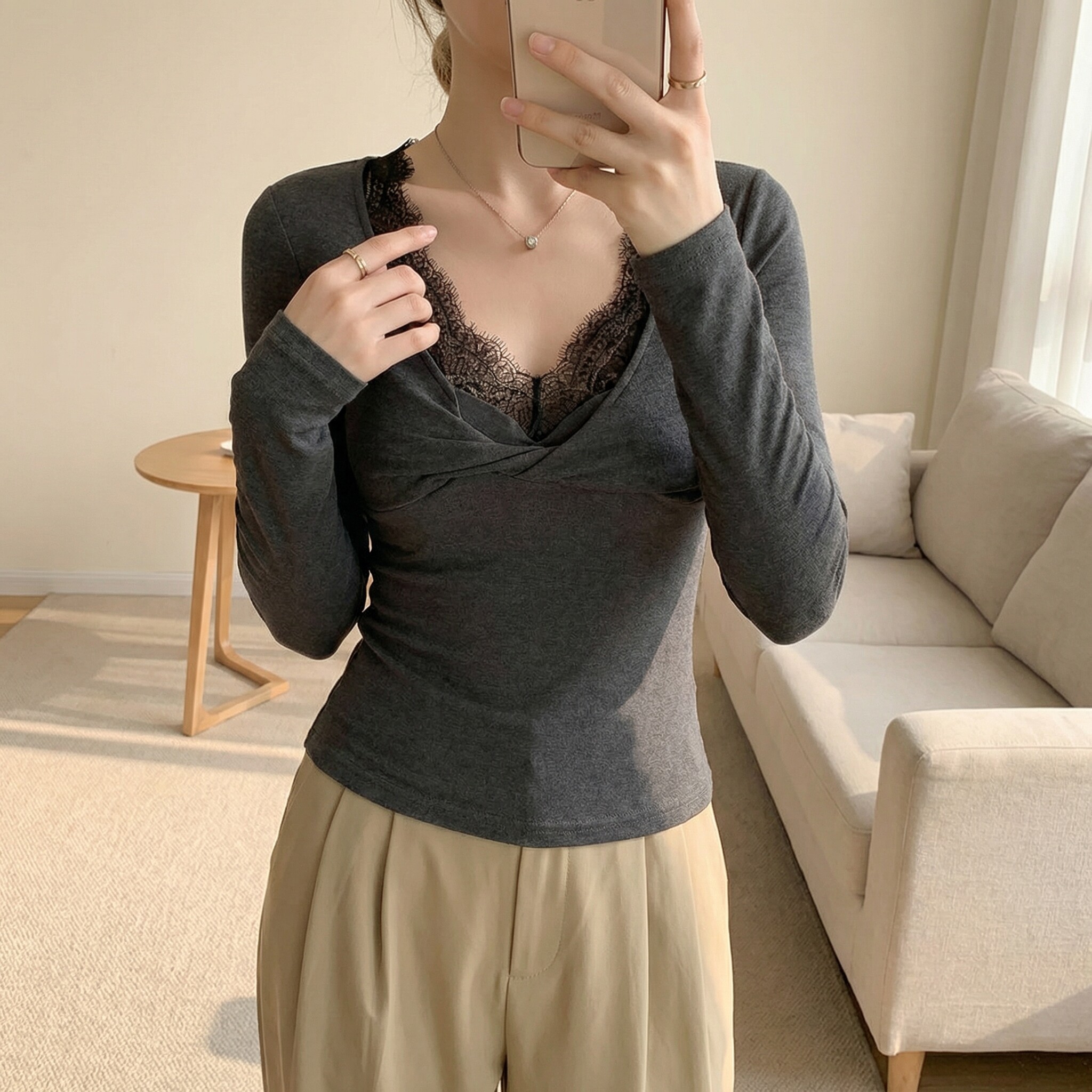 黑色V领T恤女春季修身短款打底衫