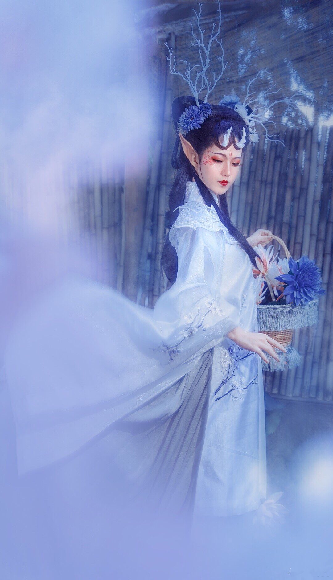 十三余明制立领云肩刺绣汉服