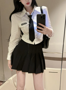 jk制服秋冬套装一整套约会黑色百褶裙搭配的上衣衬衫加半身短裙子
