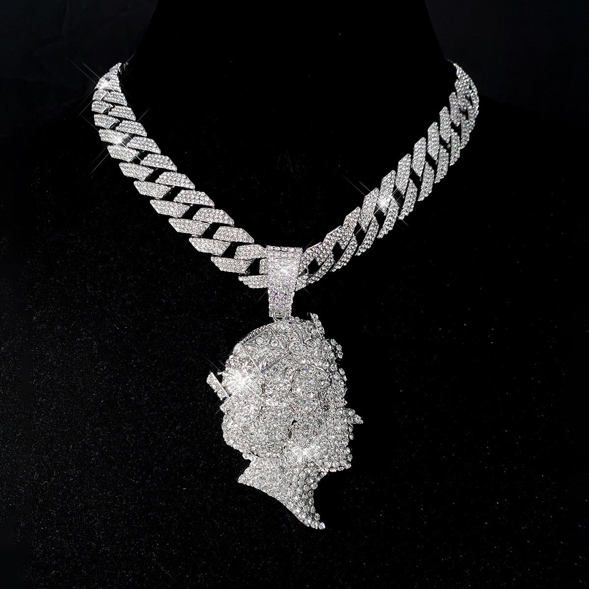 CentralCee满钻双色女王吊坠