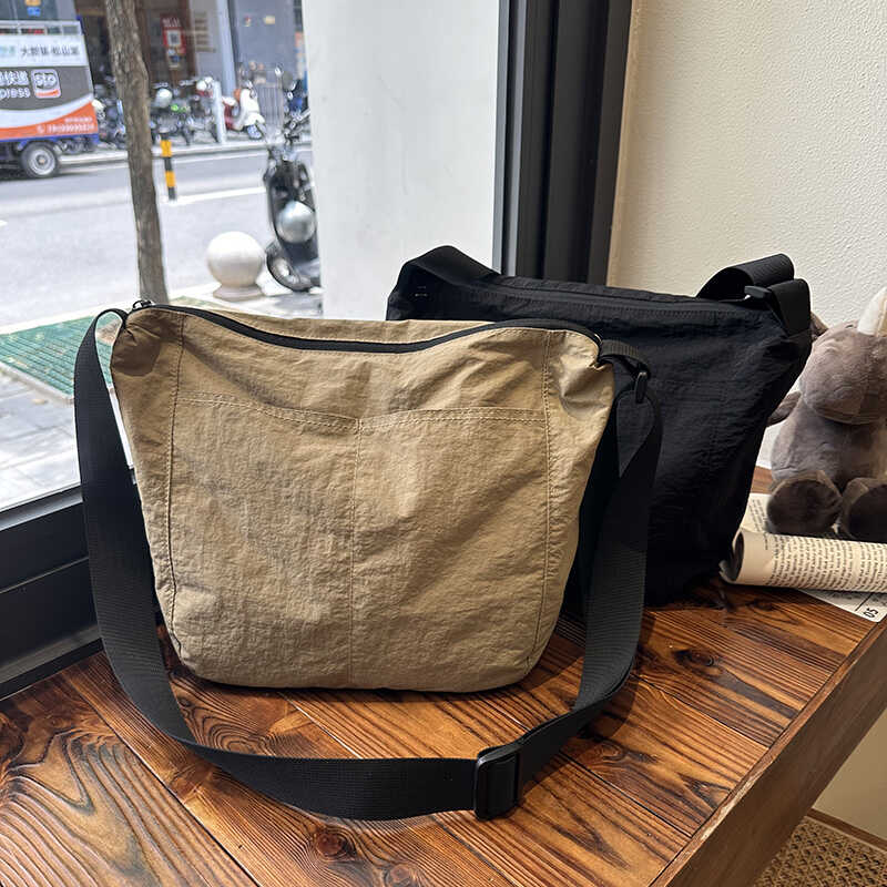 1615proiPhone斜挎包新款高级感