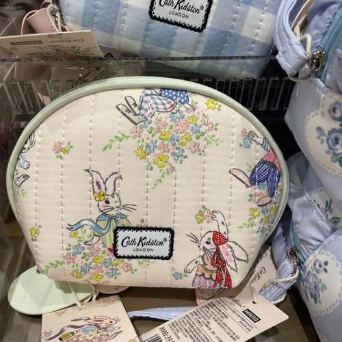 名创优品蓝格甜梦贝壳化妆包