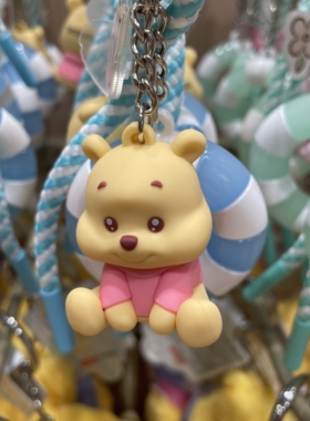 名创优品小熊维尼夏日泳圈挂饰