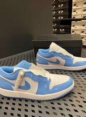耐克Nike Air Jordan 1 Low AJ1北卡蓝低帮篮球鞋FZ2138-114