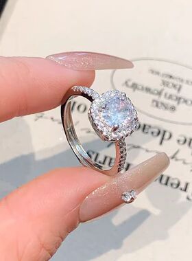 DIKAS 胖东同款小方糖戒指女轻奢高级感1克拉方包指环