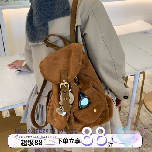 超百搭！陈奶奶复古棕口袋双肩包