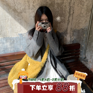 陈奶奶毛呢包包斜挎包女款秋冬休闲松弛大容量单肩包韩系柔软包包