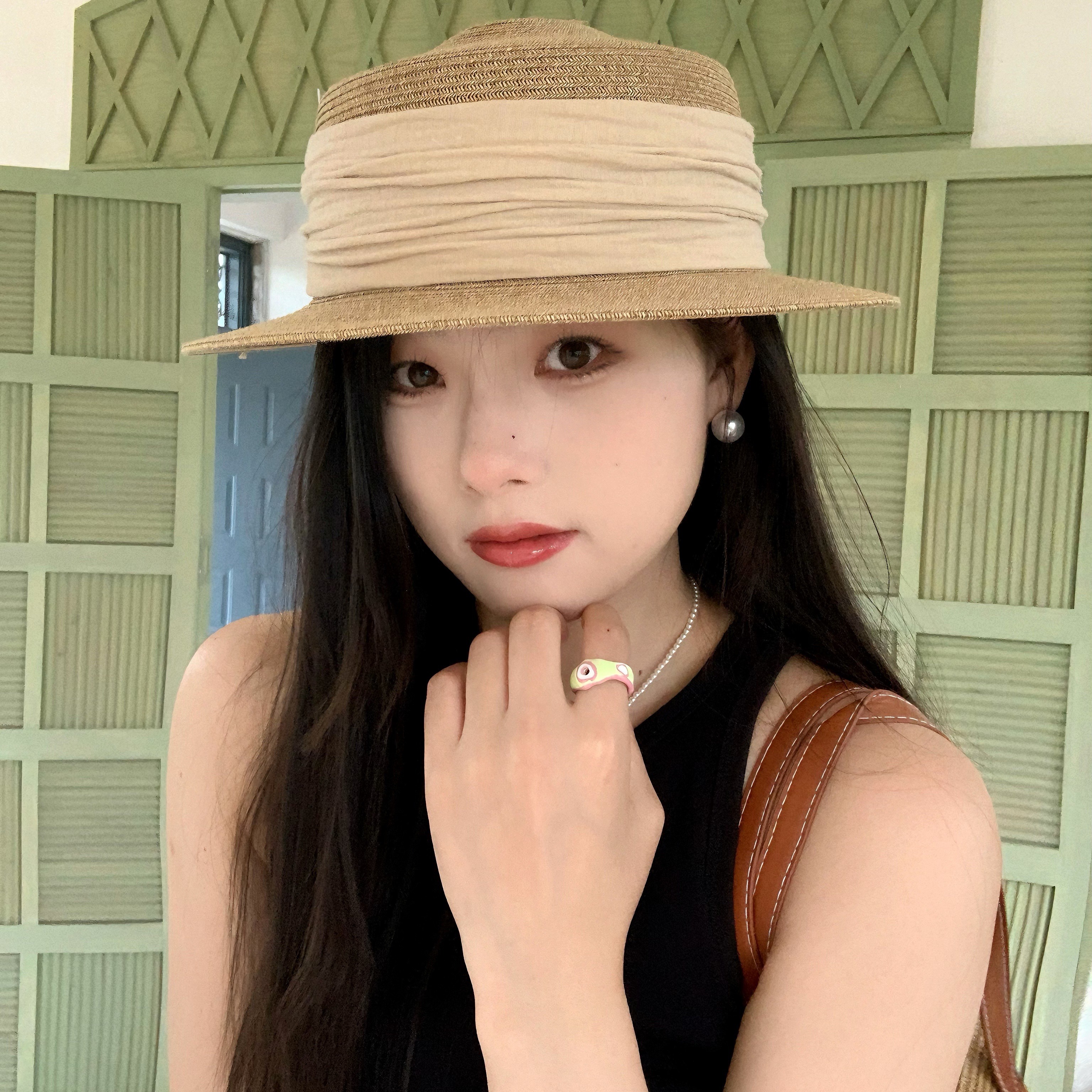 陈奶奶度假优雅气质平顶草帽女