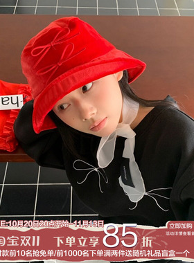 红色丝绒蝴蝶节渔夫帽女