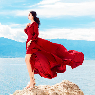 茶卡盐湖沙漠拍照衣服红色斗篷外套沙漠女披风连帽连衣裙大码胖mm