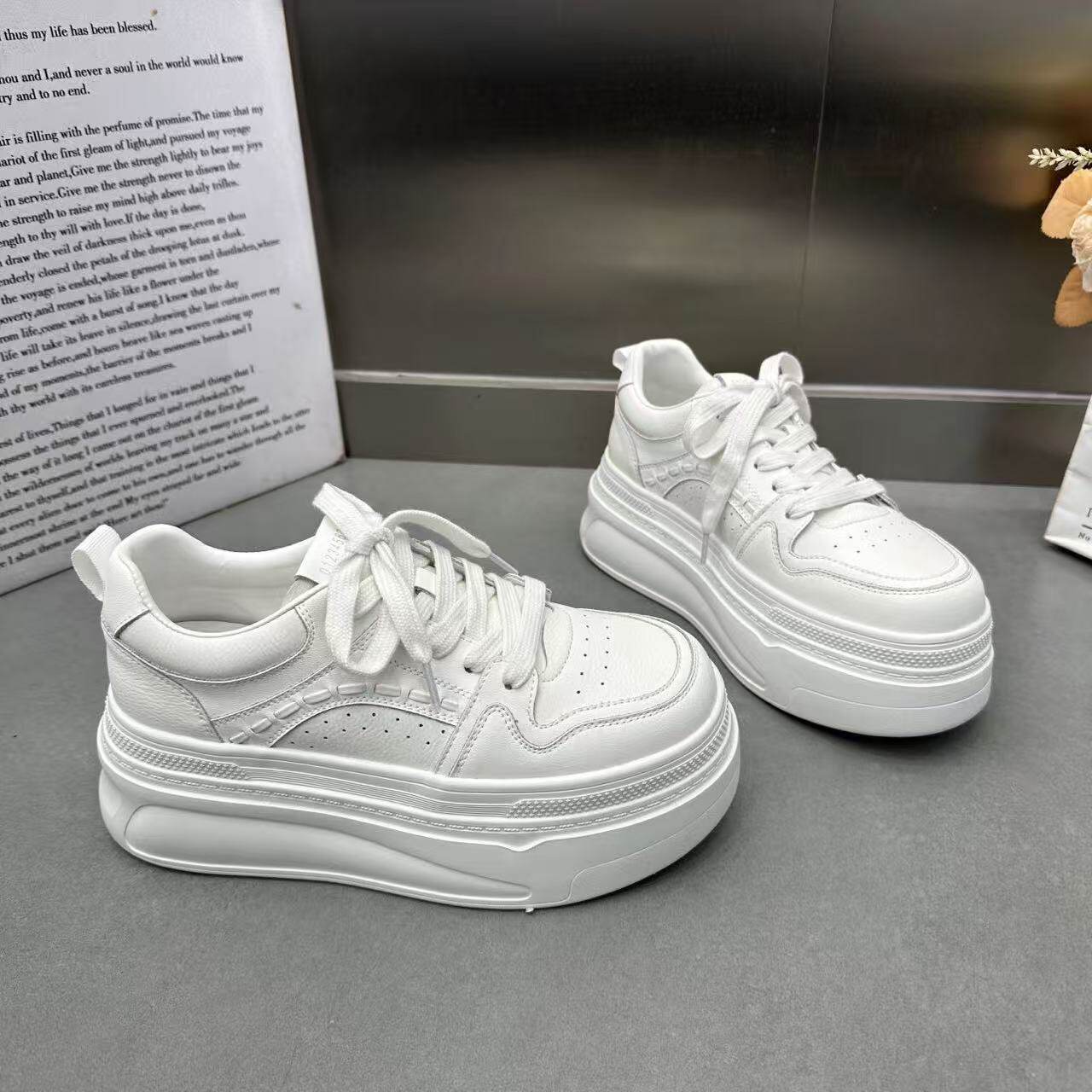 舒觅 巨好看小白鞋子女2026新款春季厚底增高百搭小个子运动板鞋