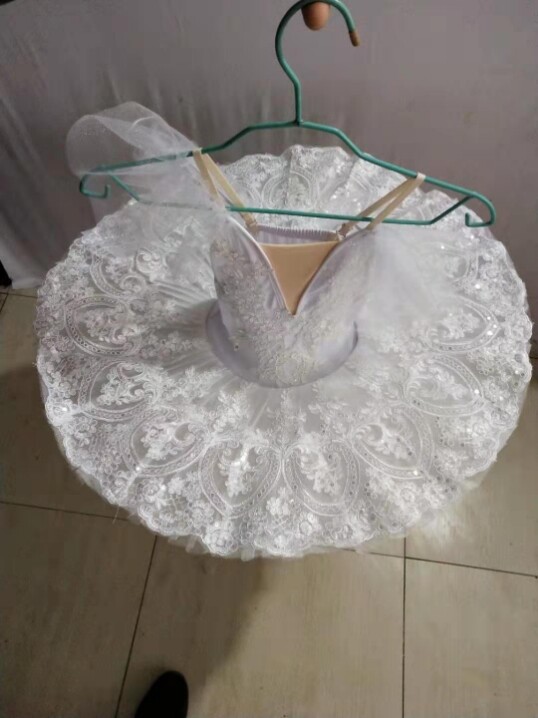 六一儿童芭蕾新款小天鹅蓬蓬裙幼儿吊带亮片芭蕾蓬蓬裙舞台表演服