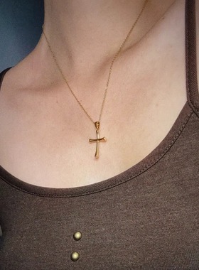 DosPuntos 爱的激流 金色简约欧美十字架项链钛钢ins风复古宫廷