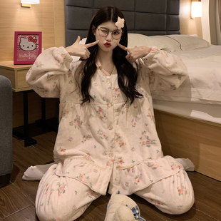 甜美可爱法兰绒家居服套装 加厚加绒2025新款 秋冬季 珊瑚绒睡衣女款