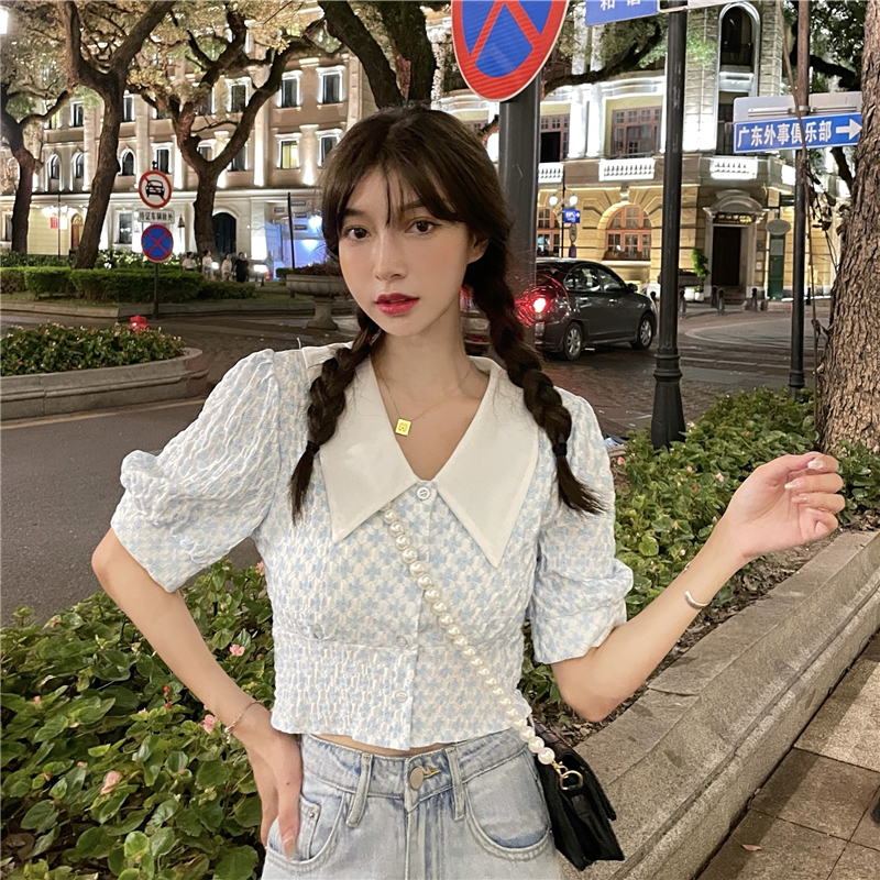 Real shot real price Korean version hook flower air Lapel bubble sleeve show thin short lace top